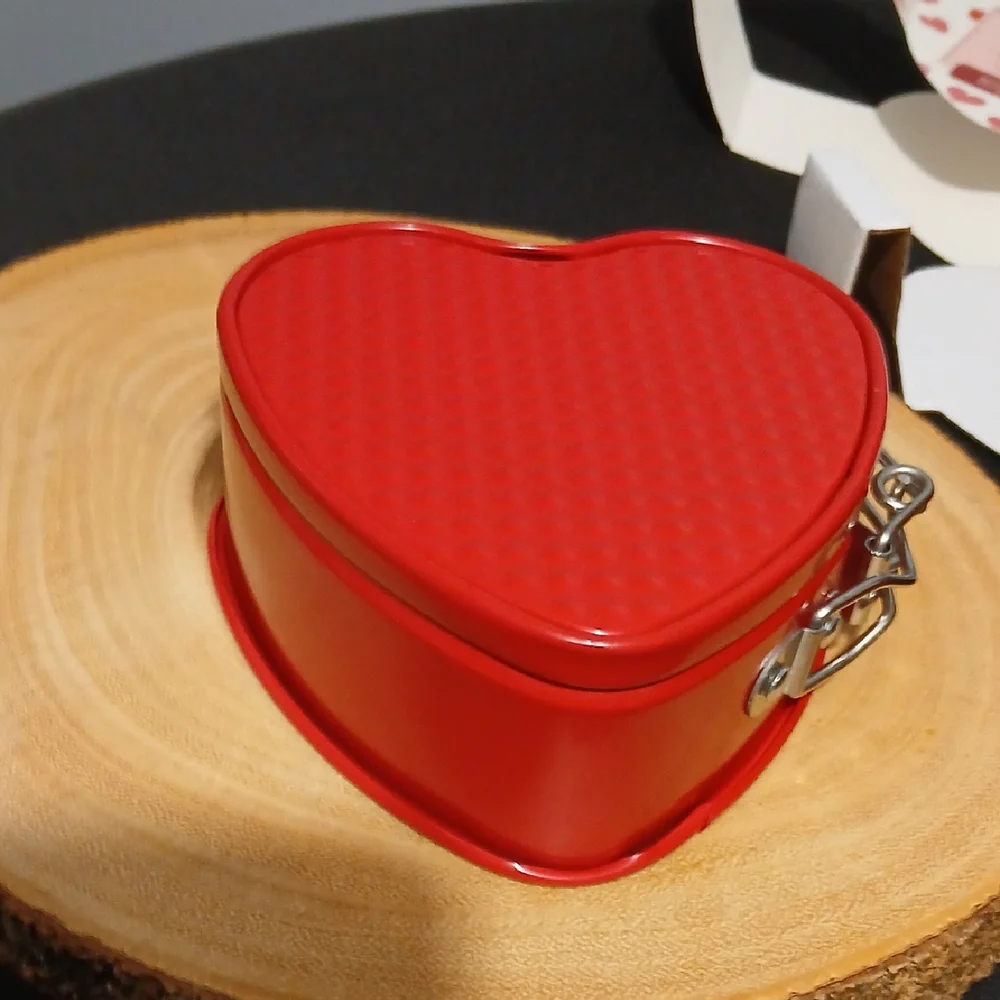 Heart-Shaped Springform Cake Pan Set - Red and Pink (THE BAKE SHOP) NWT